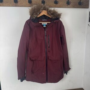 Columbia Women's Maroon Ski Jacket with Faux Fur Hood